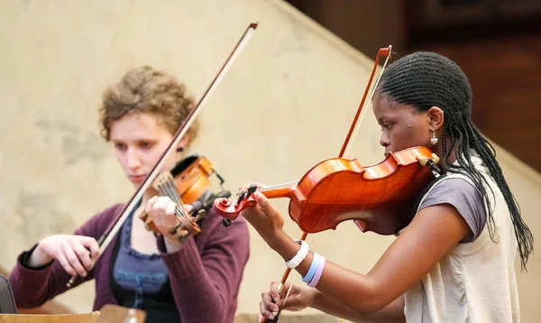 Johannesburgo Sudáfrica Agosto 2010 Diversos Jóvenes Orquesta Escuela Música — Foto de Stock