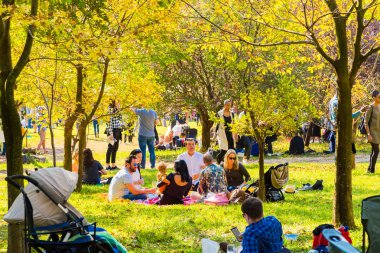 Johannesburg, Güney Afrika - 12 Mayıs 2018: çeşitli insanlar bir açık gıda ve Şarap Festivali
