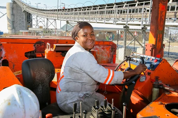 Johannesburg, Güney Afrika - 11 Ağustos 2008: Platin Paladyum madencilik ve makine