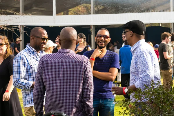 Johannesburgo Sudáfrica Mayo 2014 Diversas Personas Festival Comida Vino Aire — Foto de Stock