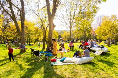 Johannesburg, Güney Afrika - 12 Mayıs 2018: çeşitli insanlar bir açık gıda ve Şarap Festivali