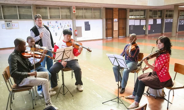 Johannesburg Sud Africa Agosto 2010 Insegnante Alla Classe Orchestra Della — Foto Stock