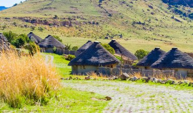 Basotho kültürel köy Drakensberg Dağları Güney Afrika için
