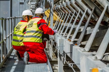 ining Emanet müfettişleri Konveyör bant Platin pall taşıma