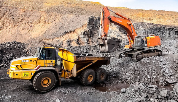 Open Pit Manganese Mining and Equipment