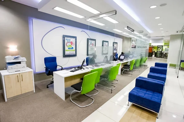 Interior de un banco africano moderno — Foto de Stock