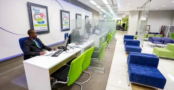 Interior de un banco africano moderno — Foto de Stock