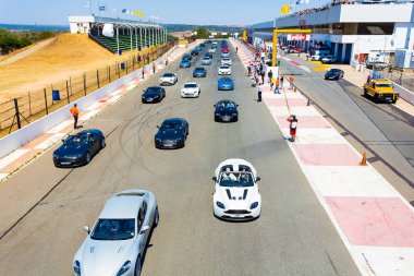 Aston Martin sahibinin parça gün