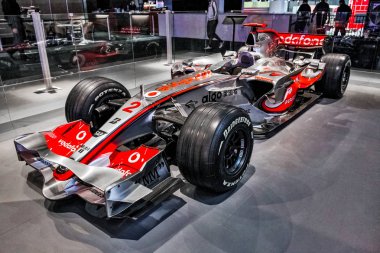 McLaren Formula bir yarışı araba ekranda