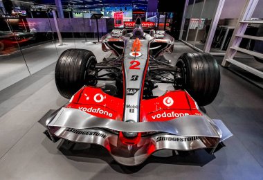 McLaren Formula bir yarışı araba ekranda