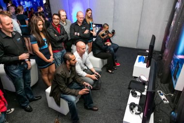 Oyuncular oyun istasyonu Ps4 denize indirmek olay