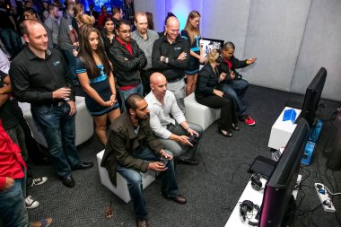 Oyuncular oyun istasyonu Ps4 denize indirmek olay