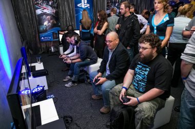 Oyuncular oyun istasyonu Ps4 denize indirmek olay