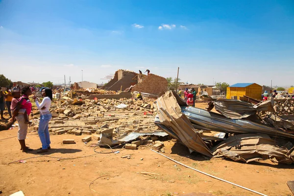 Tornado Case danneggiate in una piccola città — Foto Stock