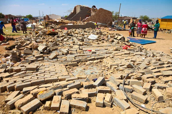 Tornado Case danneggiate in una piccola città — Foto Stock