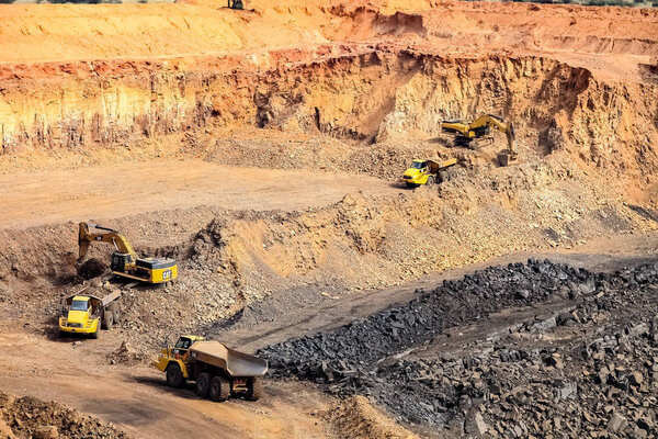 Open Pit Manganese Mining and Equipment