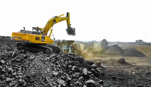 Open Pit Manganese Mining and Equipment — Stock Photo, Image