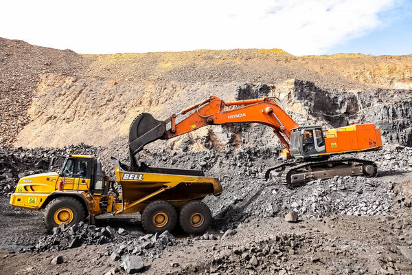 Open Pit Manganese Mining and Equipment