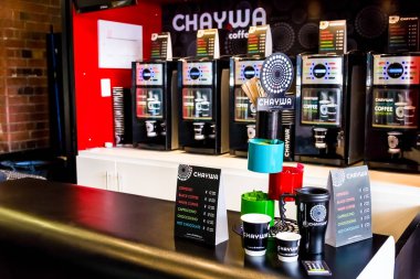 Pop up kahve dükkanında tren istasyonu