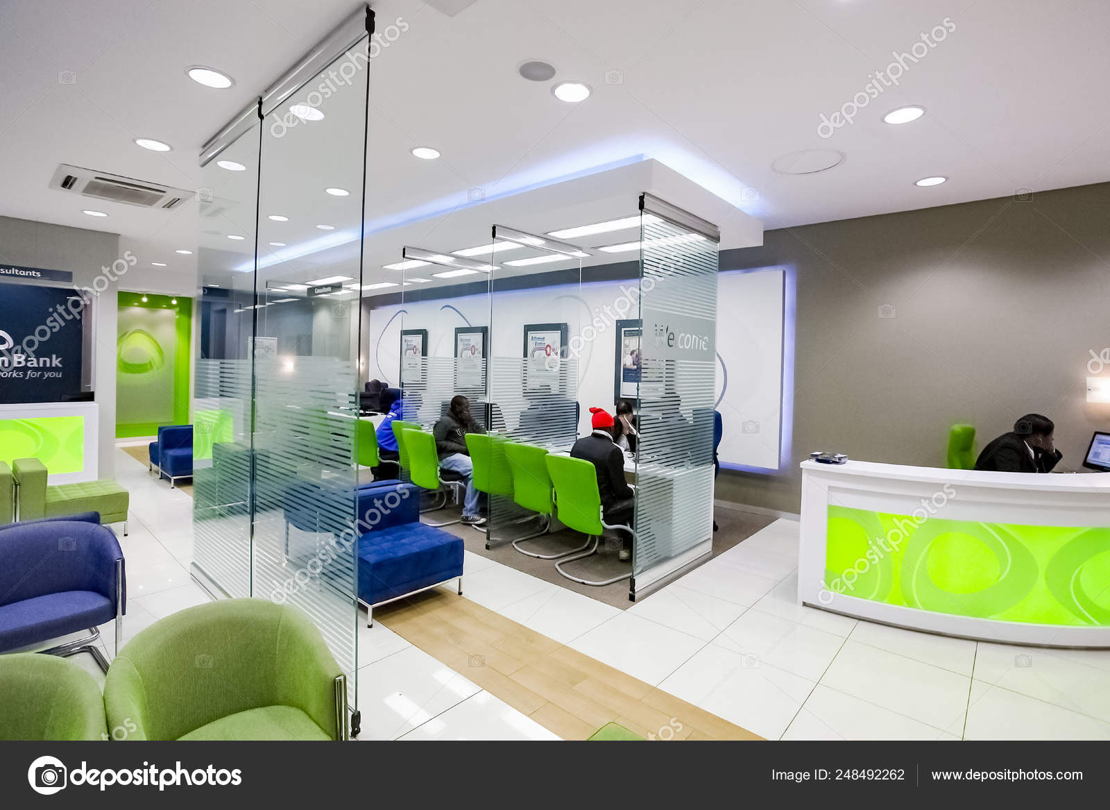Featured image of post Modern Bank Interior Design / Modern financial center with services to customers, assistant offering personal and business help for clients, inside room view.