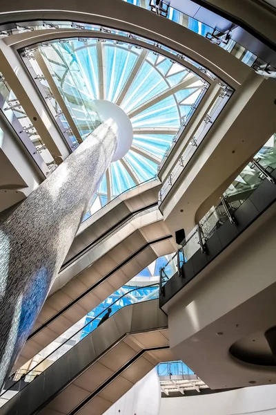 İç cam kubbe çatı Merkezi Mall alışveriş