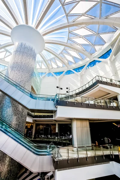 İç cam kubbe çatı Merkezi Mall alışveriş