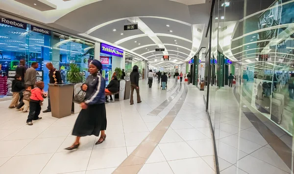 Interno del centro commerciale Alberton City a Johannesburg — Foto Stock