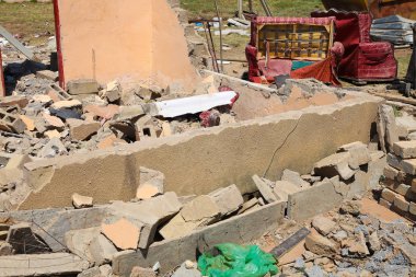 Kasırga hasarlı evlerde küçük bir İlçesi