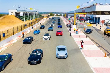 Aston Martin sahibinin parça gün