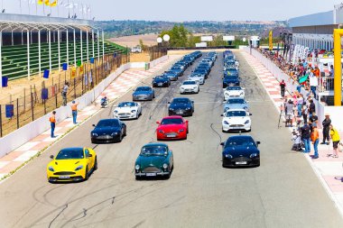 Aston Martin sahibinin parça gün