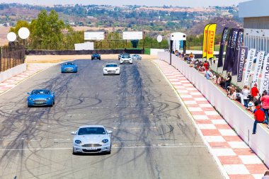 Aston Martin sahibinin parça gün