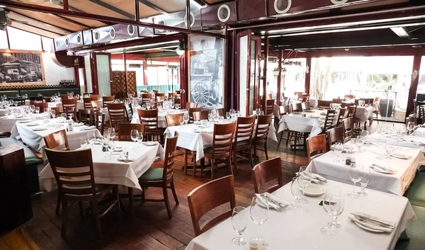 Interior do Up-Market Grill House Restaurante — Fotografia de Stock