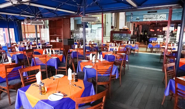 Interno di Up-Market ristorante di pesce — Foto Stock