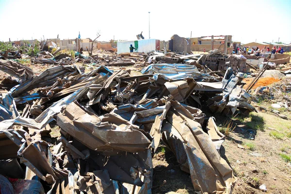 Tornado Case danneggiate in una piccola città — Foto Stock