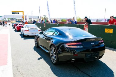 Aston Martin sahibinin parça gün