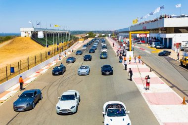 Aston Martin sahibinin parça gün