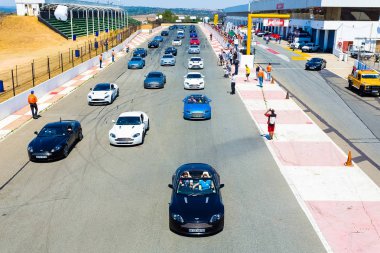 Aston Martin sahibinin parça gün