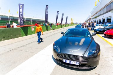 Aston Martin sahibinin parça gün