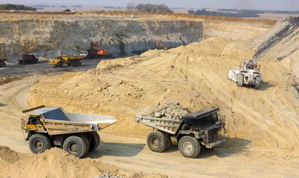 Open Pit Coal Mining and Equipment — Stock Photo, Image