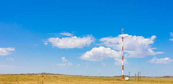 Güney Afrika kırsalında Cep Telefonu Kulesi
