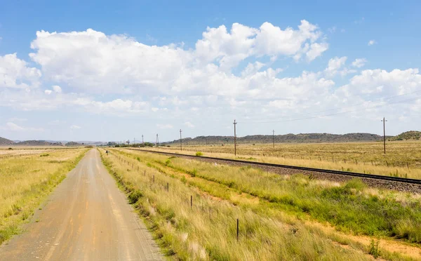 Vista de una carretera rural vacía —  Fotos de Stock