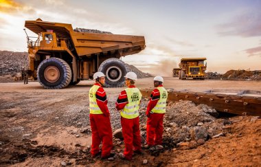 Büyük kamyonlar dökümü Platin Paladyum taşıma