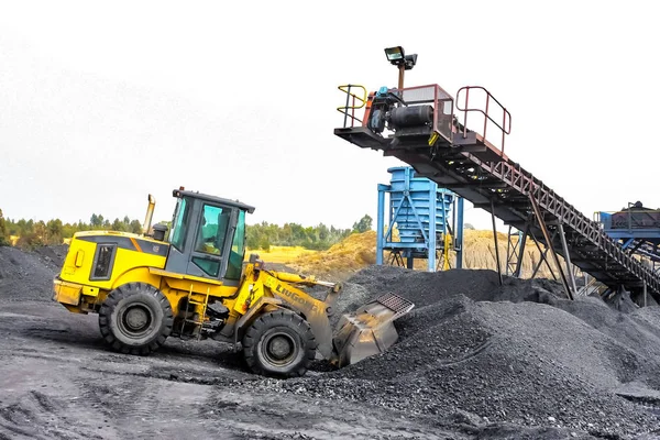 Kolenwinning en uitrusting voor verwerking — Stockfoto