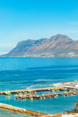 False Bay Cape Town Güney A Kalk Bay Limanı yükseltilmiş görünümü