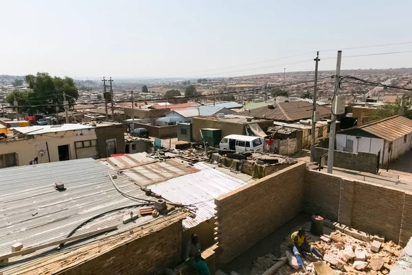 Výšková střešní pohled na nízké příjmové domy v Alexandrské townši — Stock fotografie