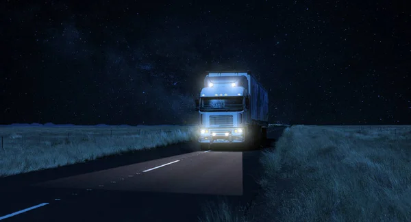 Logistique de camionnage longue distance nuit sur une route de campagne sombre — Photo