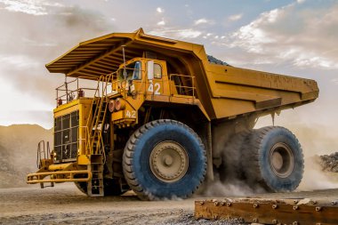 İşleme için Platin cevheri taşıyan madencilik damperli kamyonlar