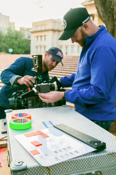 Achter de schermen van een televisiereclame film op locatie — Stockfoto