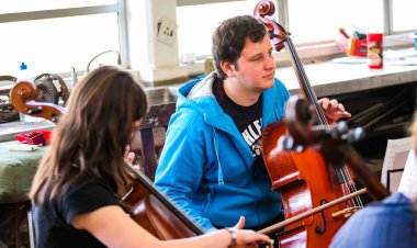 Çeşitli gençlik müzik okul Orkestrası 