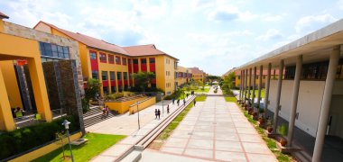 Kolej Kampüsünde Dış Binalar